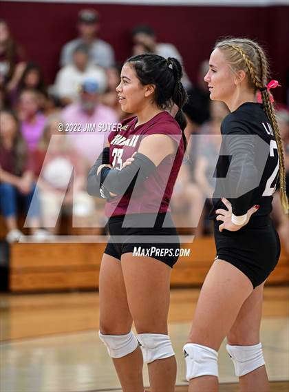 Thumbnail 2 in Thorndale vs Thrall photogallery.