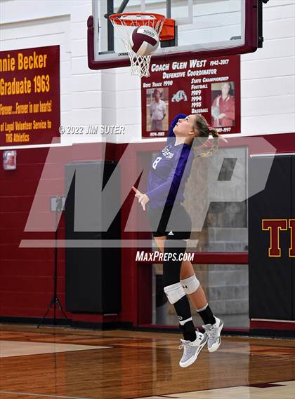 Thumbnail 1 in Thorndale vs Thrall photogallery.