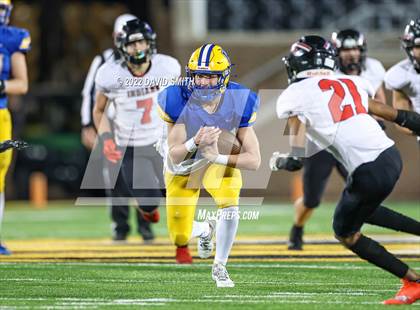 Thumbnail 2 in Howell vs. Fort Osage (MSHSAA Class 5 Championship) photogallery.