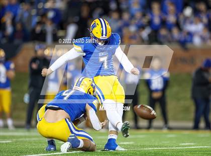 Thumbnail 1 in Howell vs. Fort Osage (MSHSAA Class 5 Championship) photogallery.