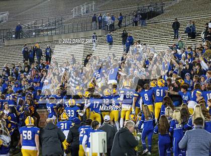 Thumbnail 2 in Howell vs. Fort Osage (MSHSAA Class 5 Championship) photogallery.