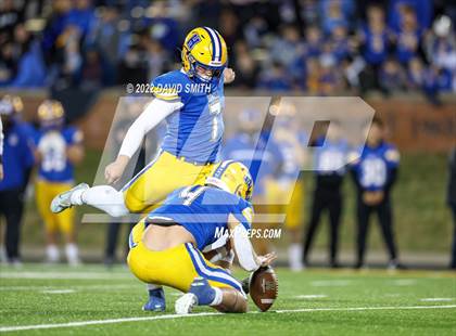 Thumbnail 1 in Howell vs. Fort Osage (MSHSAA Class 5 Championship) photogallery.