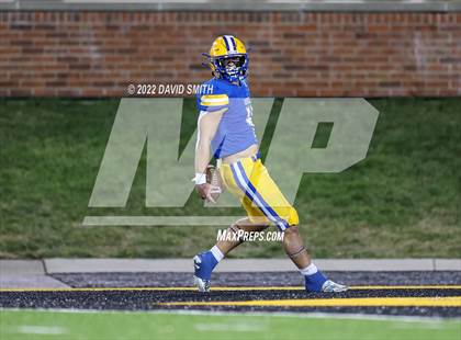 Thumbnail 3 in Howell vs. Fort Osage (MSHSAA Class 5 Championship) photogallery.