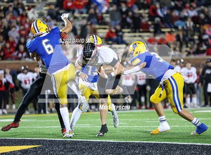 Thumbnail 2 in Howell vs. Fort Osage (MSHSAA Class 5 Championship) photogallery.