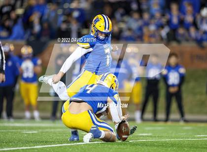 Thumbnail 2 in Howell vs. Fort Osage (MSHSAA Class 5 Championship) photogallery.