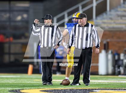Thumbnail 2 in Howell vs. Fort Osage (MSHSAA Class 5 Championship) photogallery.