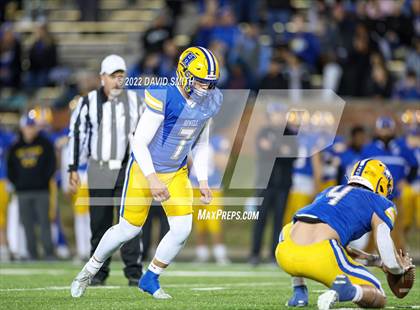 Thumbnail 1 in Howell vs. Fort Osage (MSHSAA Class 5 Championship) photogallery.