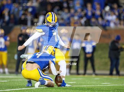 Thumbnail 1 in Howell vs. Fort Osage (MSHSAA Class 5 Championship) photogallery.