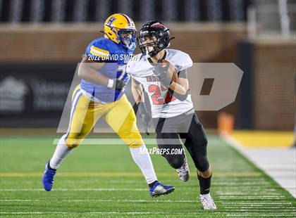 Thumbnail 3 in Howell vs. Fort Osage (MSHSAA Class 5 Championship) photogallery.