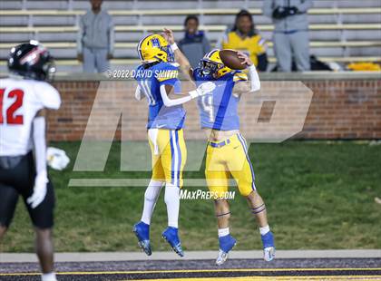 Thumbnail 2 in Howell vs. Fort Osage (MSHSAA Class 5 Championship) photogallery.
