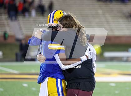 Thumbnail 1 in Howell vs. Fort Osage (MSHSAA Class 5 Championship) photogallery.