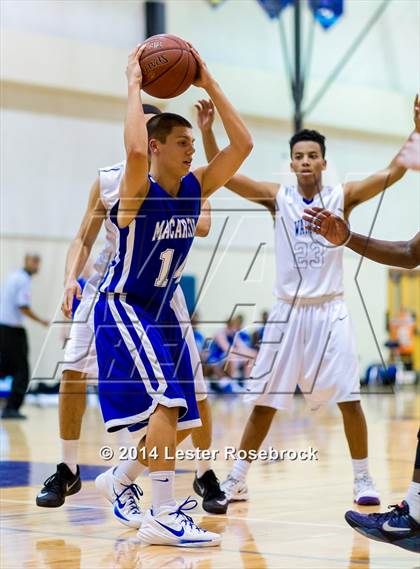 Thumbnail 1 in MacArthur vs Warren JV photogallery.