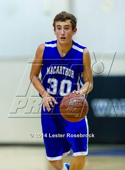 Thumbnail 3 in MacArthur vs Warren JV photogallery.
