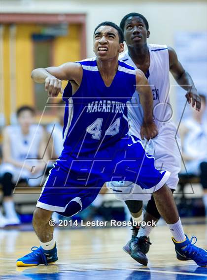 Thumbnail 2 in MacArthur vs Warren JV photogallery.