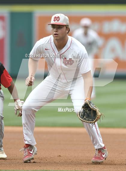 Thumbnail 3 in Tustin vs. Mater Dei photogallery.