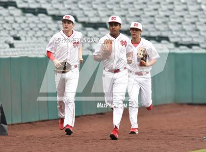 Thumbnail 1 in Tustin vs. Mater Dei photogallery.