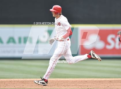 Thumbnail 3 in Tustin vs. Mater Dei photogallery.