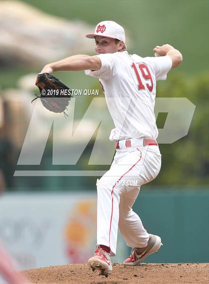 Thumbnail 1 in Tustin vs. Mater Dei photogallery.