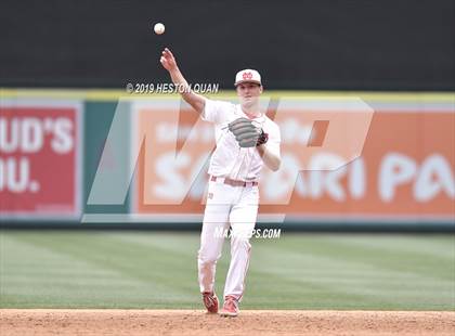 Thumbnail 2 in Tustin vs. Mater Dei photogallery.