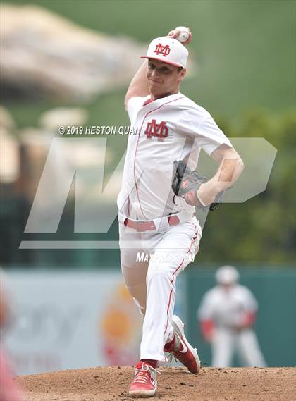 Thumbnail 1 in Tustin vs. Mater Dei photogallery.