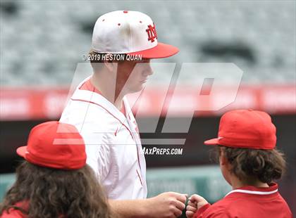 Thumbnail 3 in Tustin vs. Mater Dei photogallery.