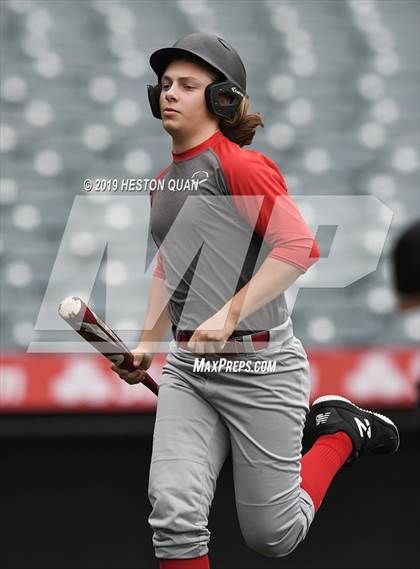 Thumbnail 2 in Tustin vs. Mater Dei photogallery.