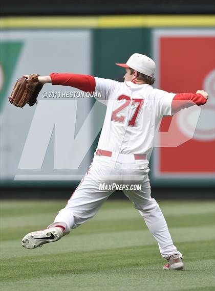 Thumbnail 2 in Tustin vs. Mater Dei photogallery.