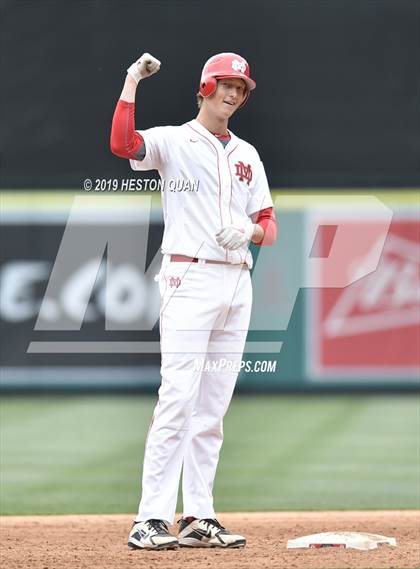 Thumbnail 3 in Tustin vs. Mater Dei photogallery.
