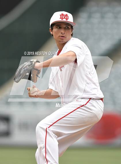 Thumbnail 1 in Tustin vs. Mater Dei photogallery.