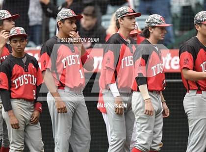 Thumbnail 1 in Tustin vs. Mater Dei photogallery.