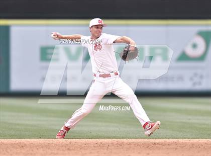 Thumbnail 2 in Tustin vs. Mater Dei photogallery.