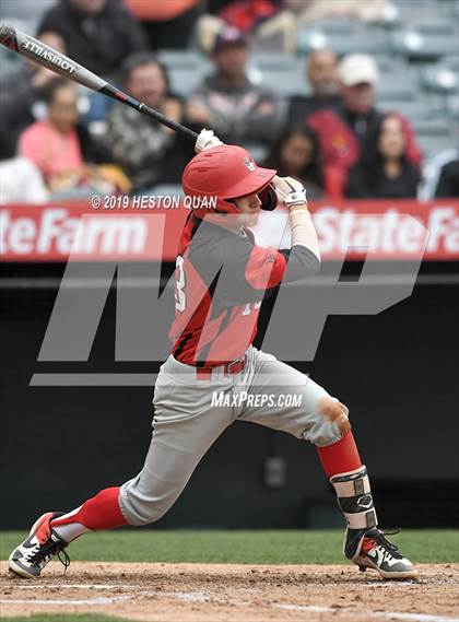 Thumbnail 1 in Tustin vs. Mater Dei photogallery.