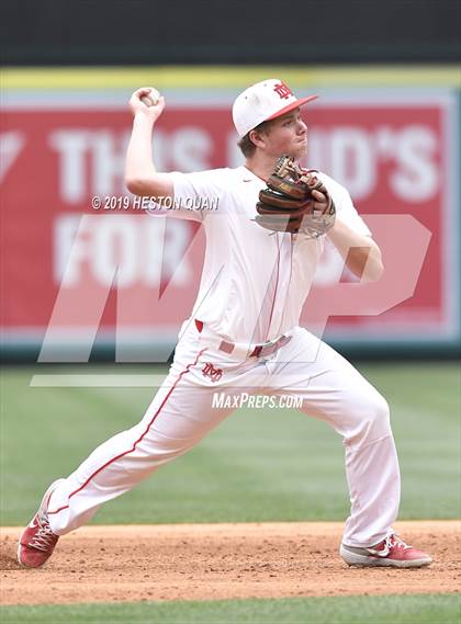 Thumbnail 2 in Tustin vs. Mater Dei photogallery.