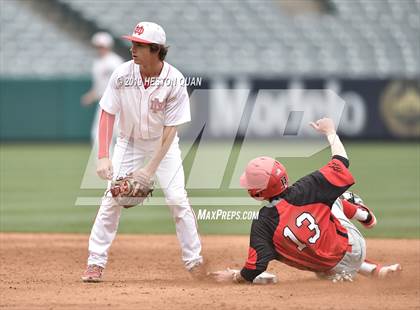 Thumbnail 1 in Tustin vs. Mater Dei photogallery.