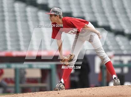 Thumbnail 1 in Tustin vs. Mater Dei photogallery.