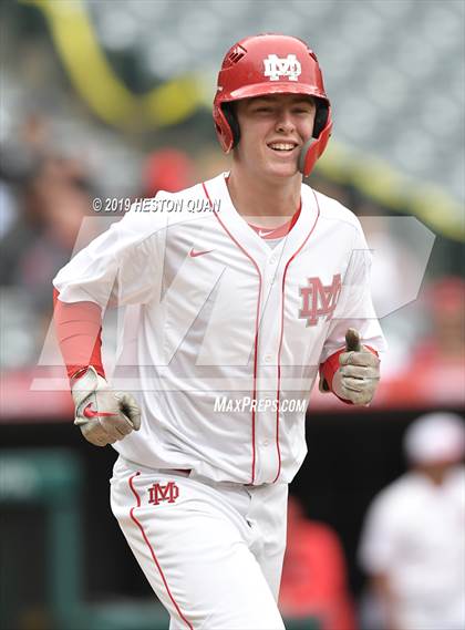 Thumbnail 3 in Tustin vs. Mater Dei photogallery.