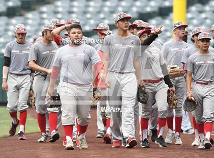 Thumbnail 3 in Tustin vs. Mater Dei photogallery.