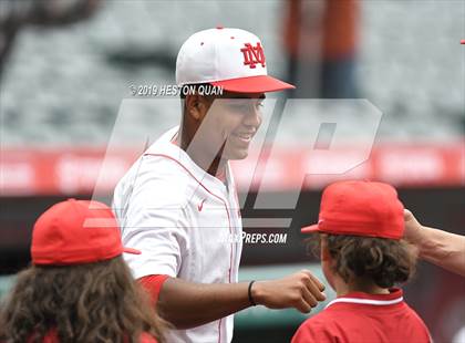 Thumbnail 1 in Tustin vs. Mater Dei photogallery.