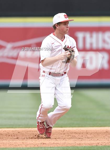 Thumbnail 2 in Tustin vs. Mater Dei photogallery.