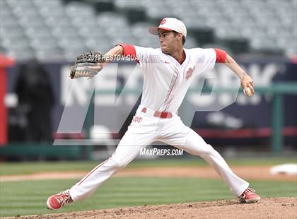 Thumbnail 2 in Tustin vs. Mater Dei photogallery.