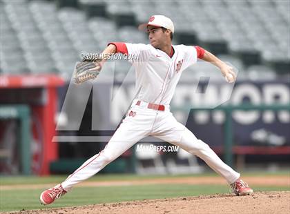 Thumbnail 2 in Tustin vs. Mater Dei photogallery.