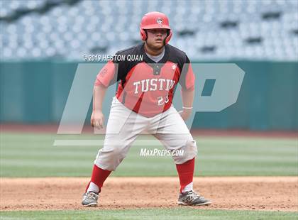 Thumbnail 3 in Tustin vs. Mater Dei photogallery.
