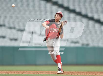 Thumbnail 1 in Tustin vs. Mater Dei photogallery.