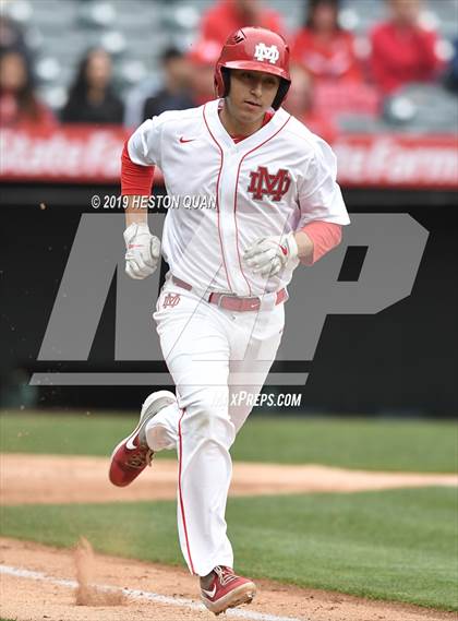 Thumbnail 2 in Tustin vs. Mater Dei photogallery.
