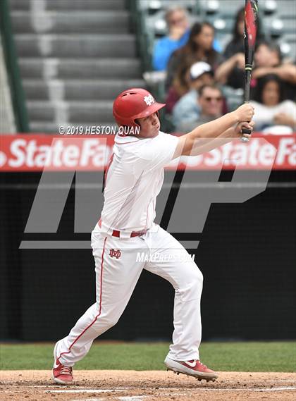 Thumbnail 1 in Tustin vs. Mater Dei photogallery.