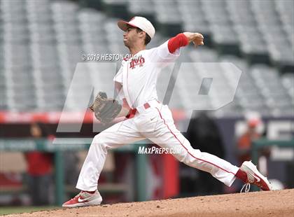 Thumbnail 1 in Tustin vs. Mater Dei photogallery.