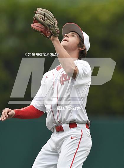 Thumbnail 2 in Tustin vs. Mater Dei photogallery.