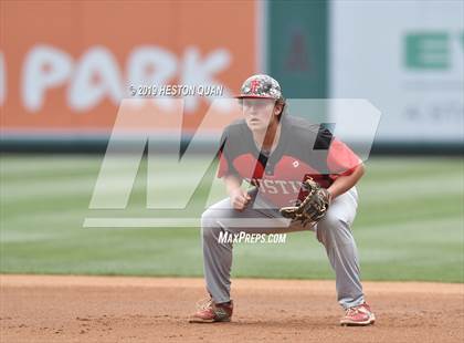 Thumbnail 1 in Tustin vs. Mater Dei photogallery.