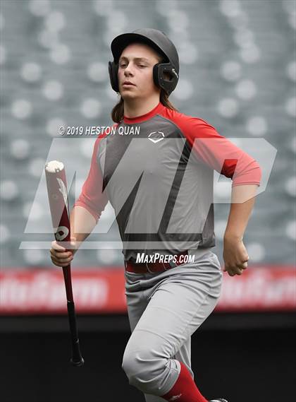 Thumbnail 3 in Tustin vs. Mater Dei photogallery.