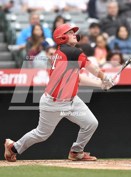 Thumbnail 2 in Tustin vs. Mater Dei photogallery.